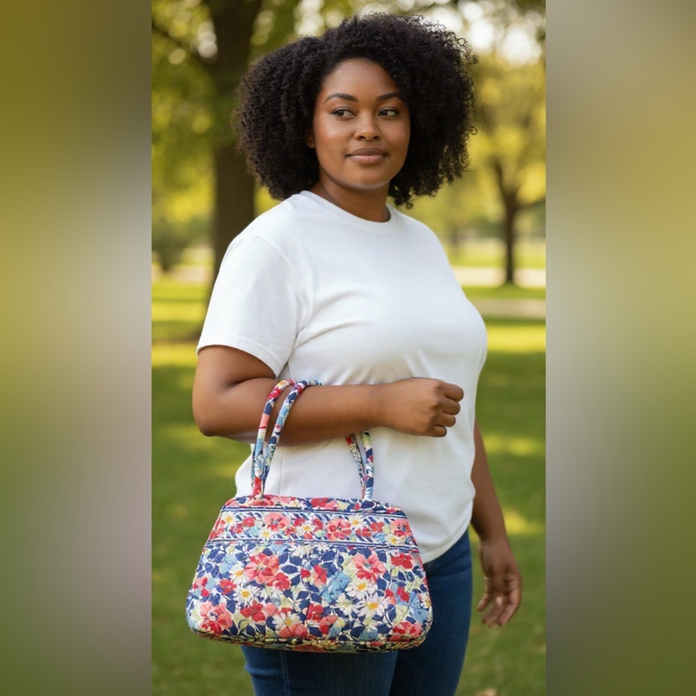 Vera Bradley Zip Around Shoulder Bag – Summer Cottage